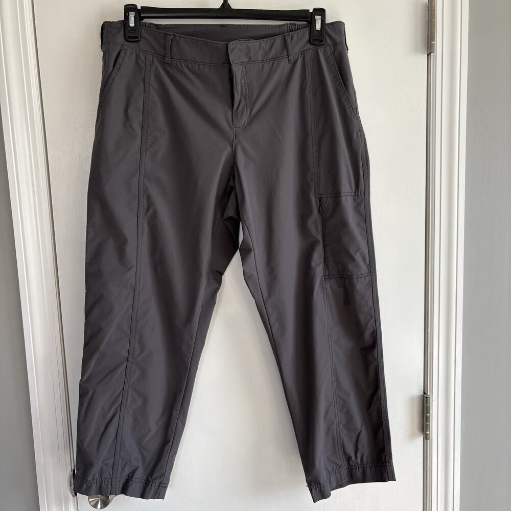 Kirkland Signature Women's Gray Capri Travel Pant Size 12 Nylon Gorpcore - Picture 6 of 16